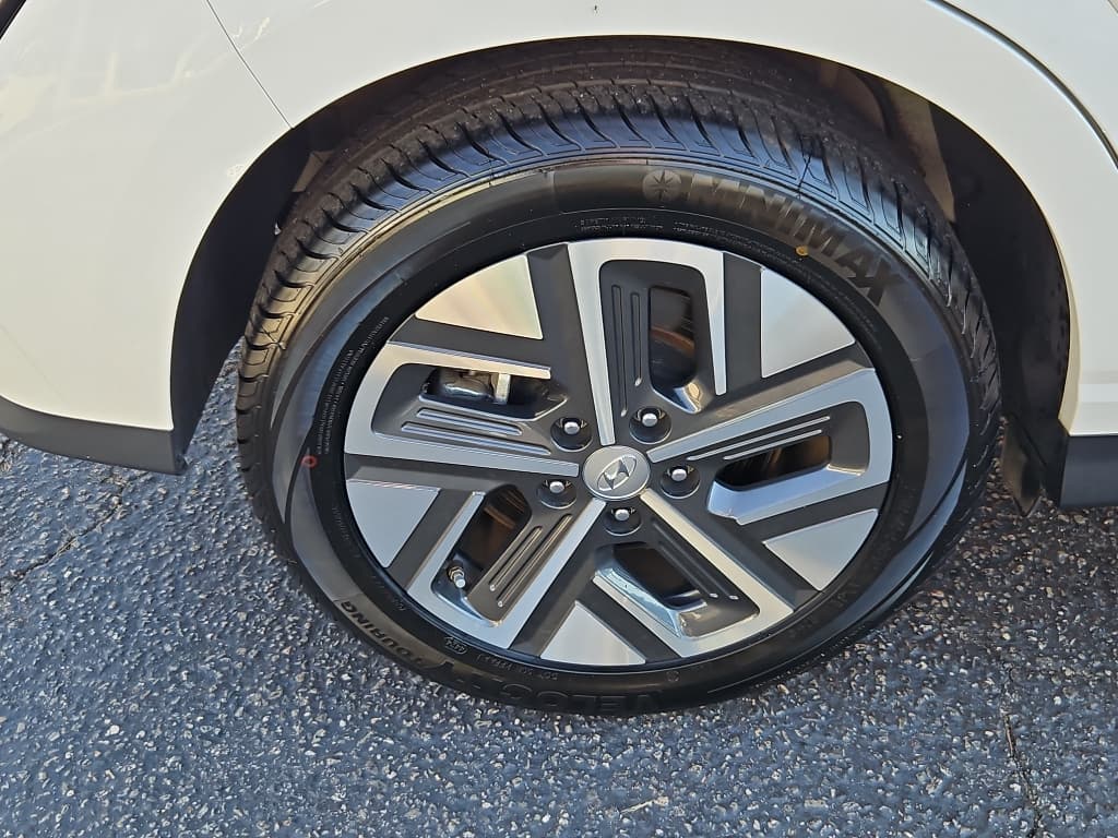 2023 Hyundai Kona EV view 31