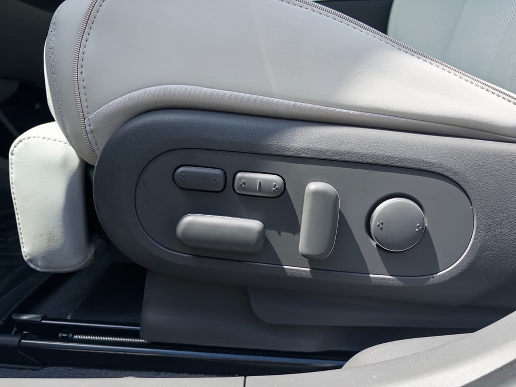 2023 Hyundai IONIQ 5 view 6