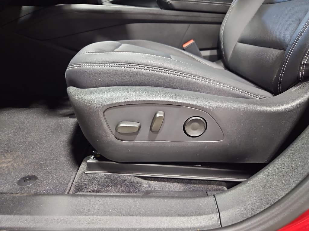 2025 Chevrolet Blazer EV view 6