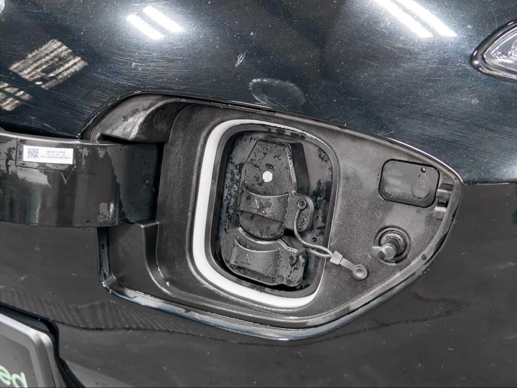 2023 Hyundai Kona EV view 5