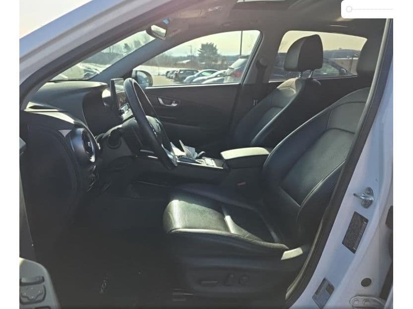 2023 Hyundai Kona EV view 5