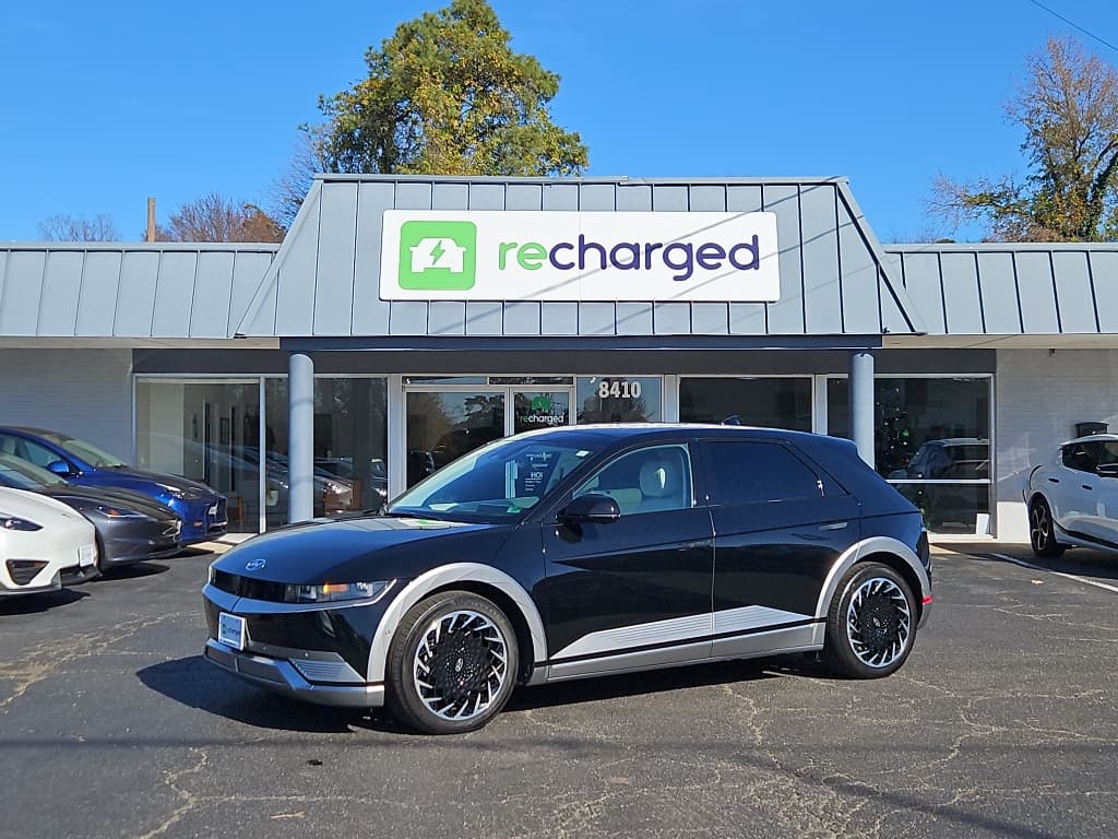 2023 Hyundai IONIQ 5 view 3