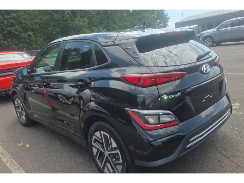 2023 Hyundai Kona EV view 4