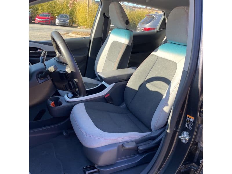 2017 Chevrolet Bolt EV view 5