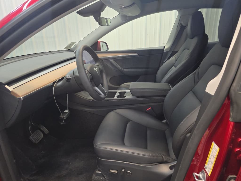 2024 Tesla Model Y view 5