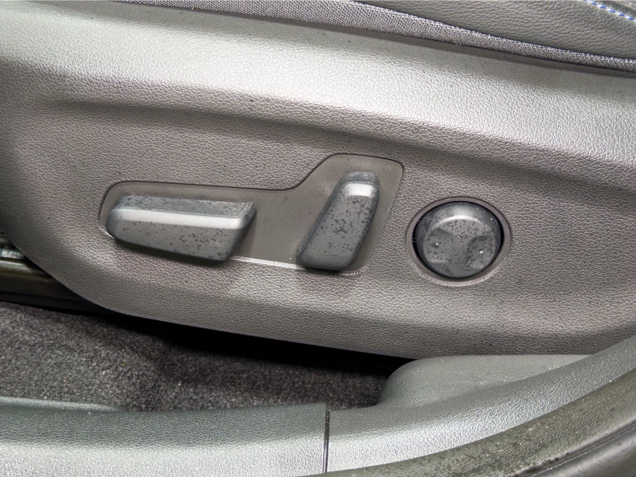2023 Hyundai Kona EV view 6