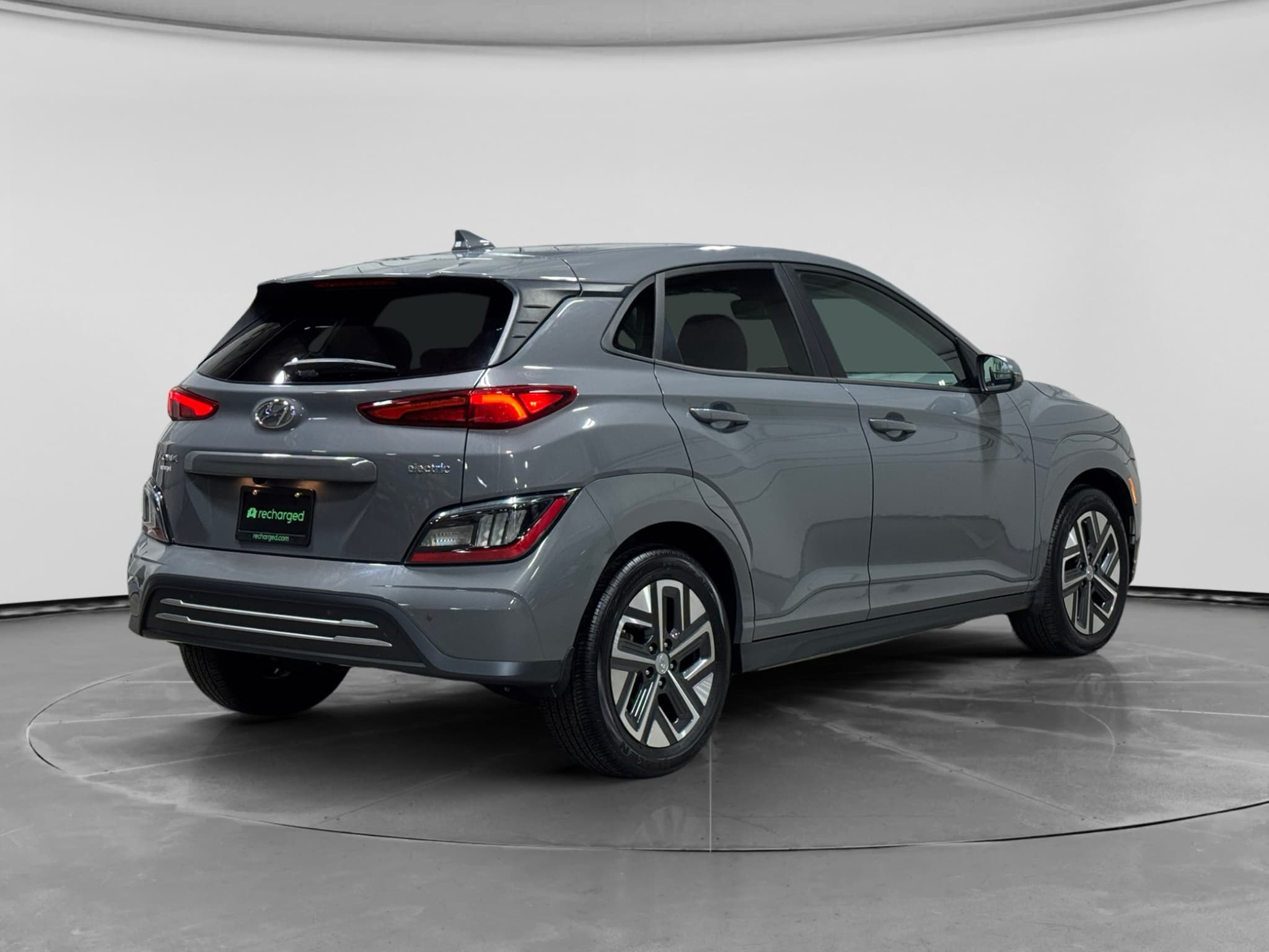 2023 Hyundai Kona EV view 3
