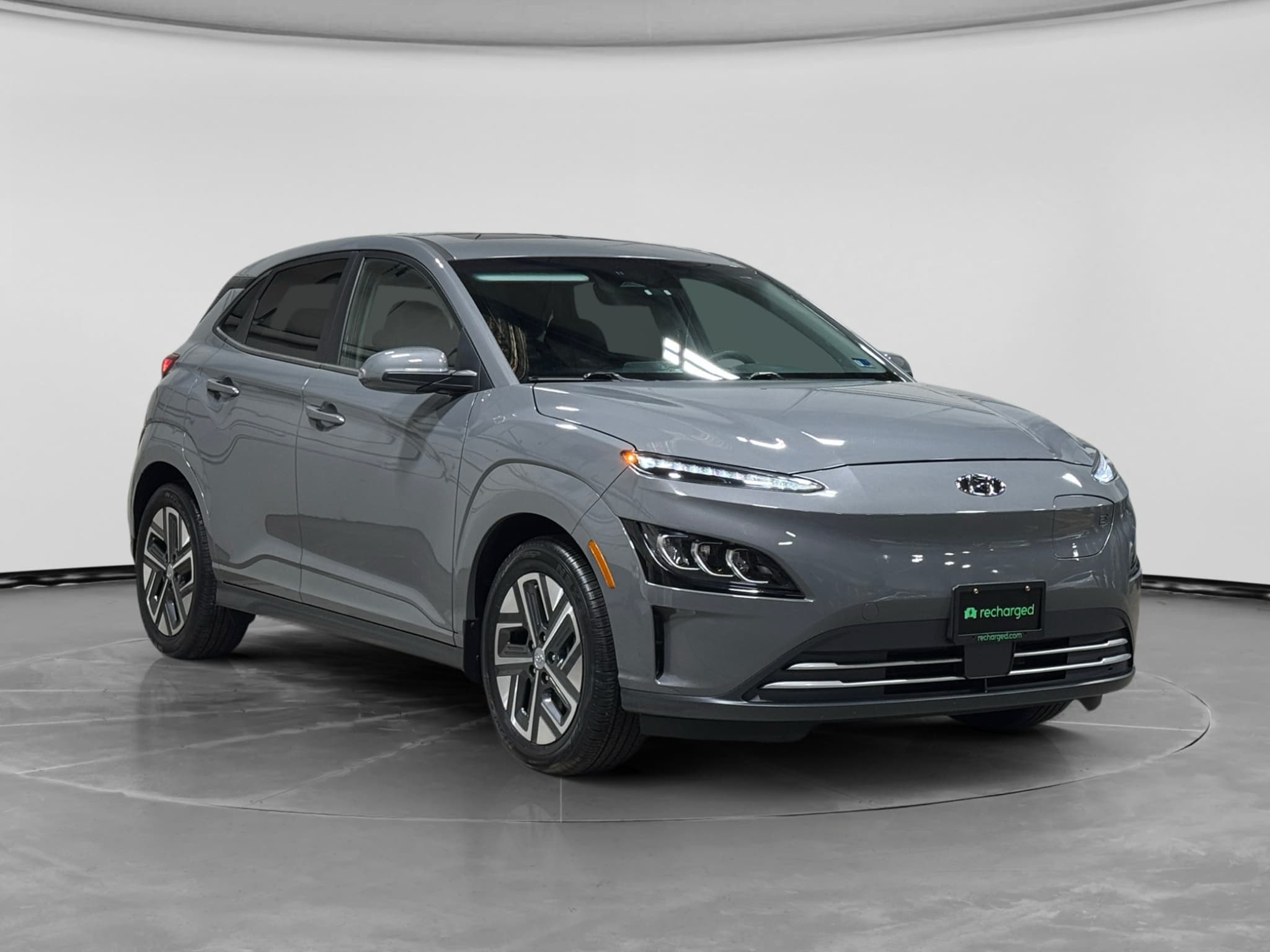 2023 Hyundai Kona EV view 4