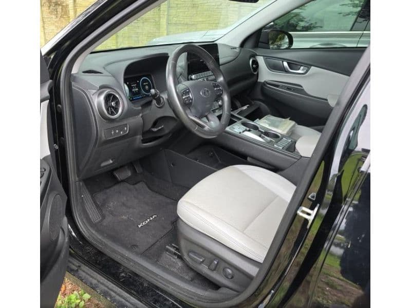 2023 Hyundai Kona EV view 5