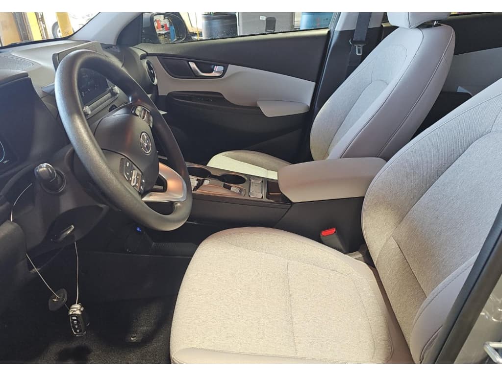 2023 Hyundai Kona EV view 5