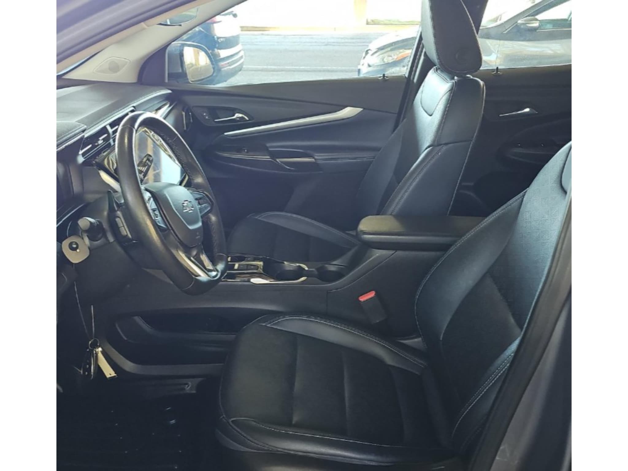 2023 Chevrolet Bolt EUV view 5
