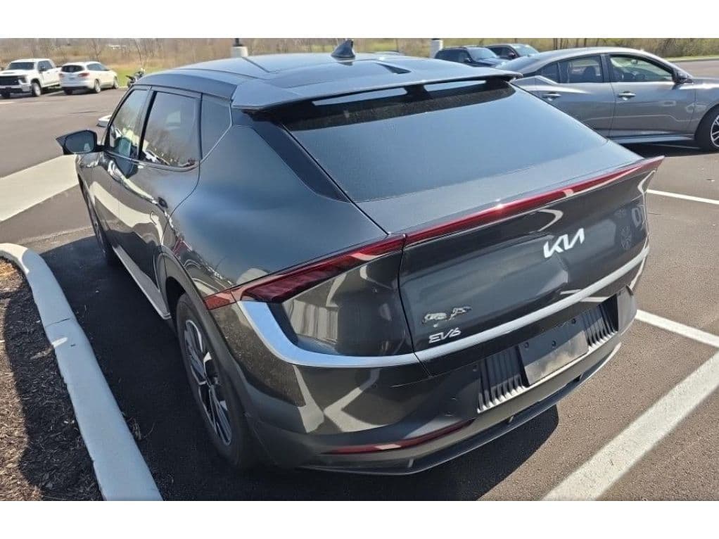 2024 Kia EV6 view 4