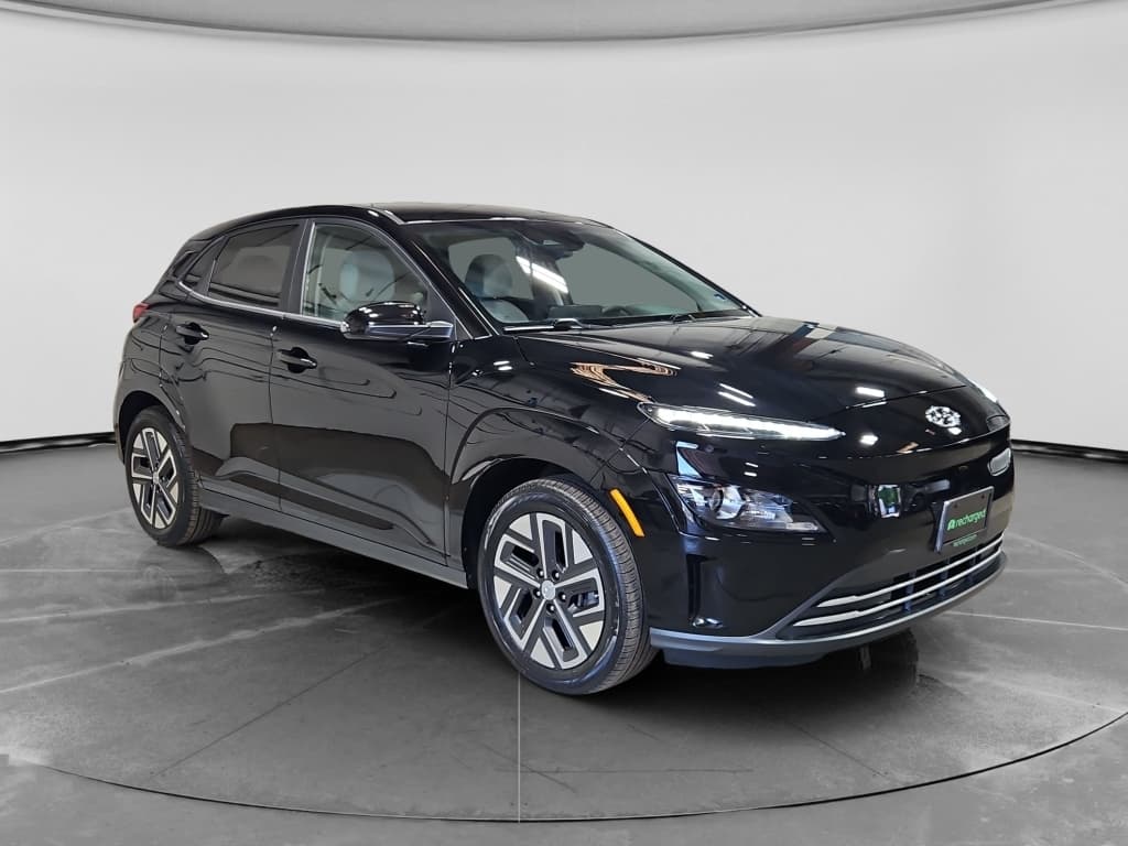 2023 Hyundai Kona EV view 4