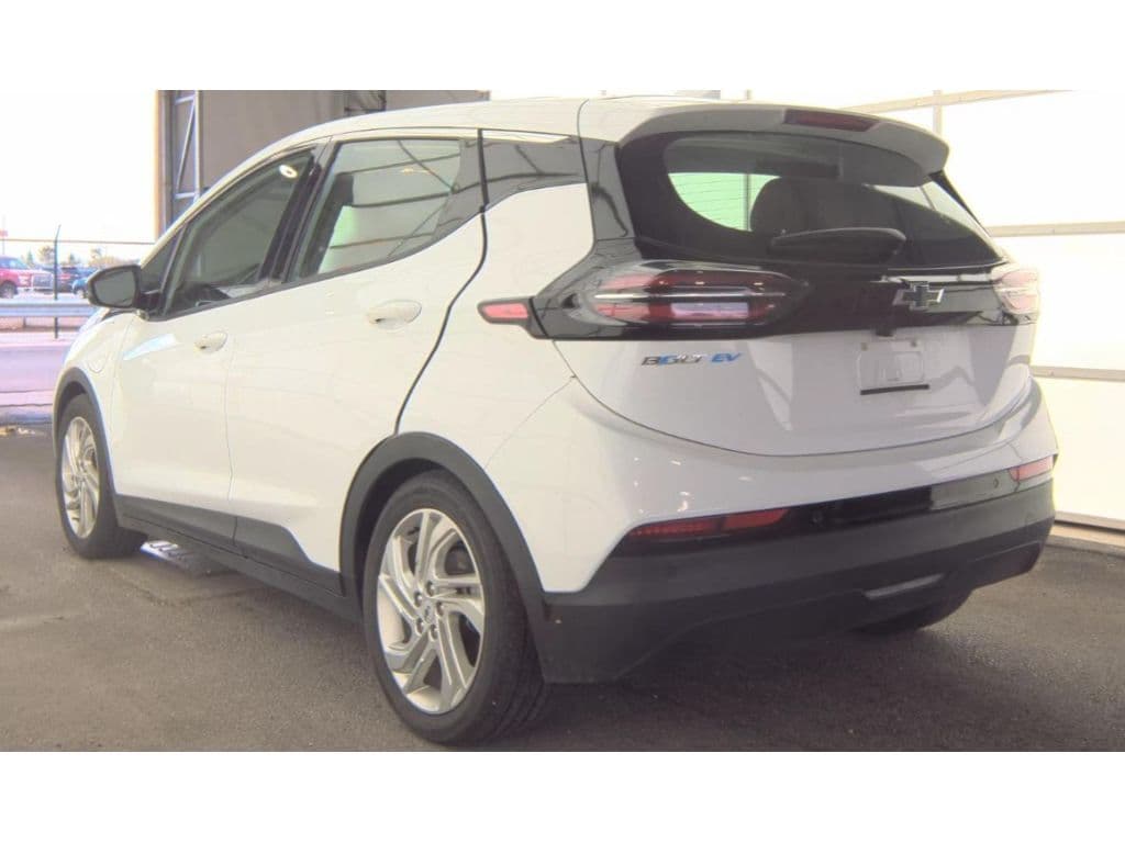 2023 Chevrolet Bolt EV view 4