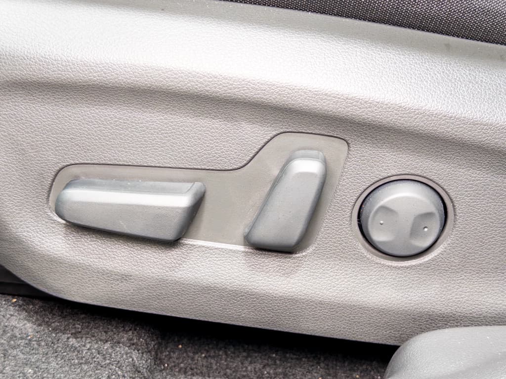 2023 Hyundai Kona EV view 7