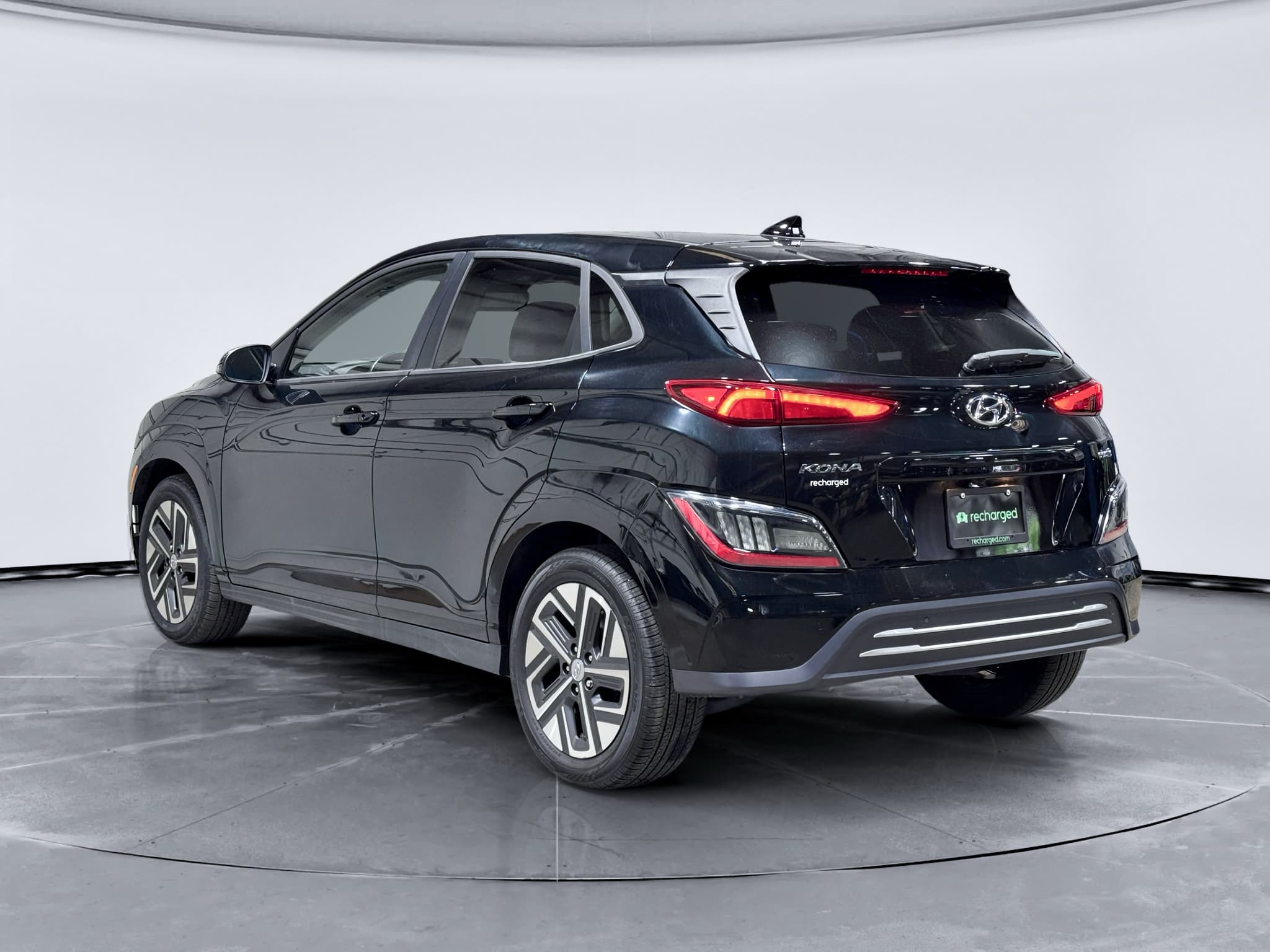2023 Hyundai Kona EV view 2