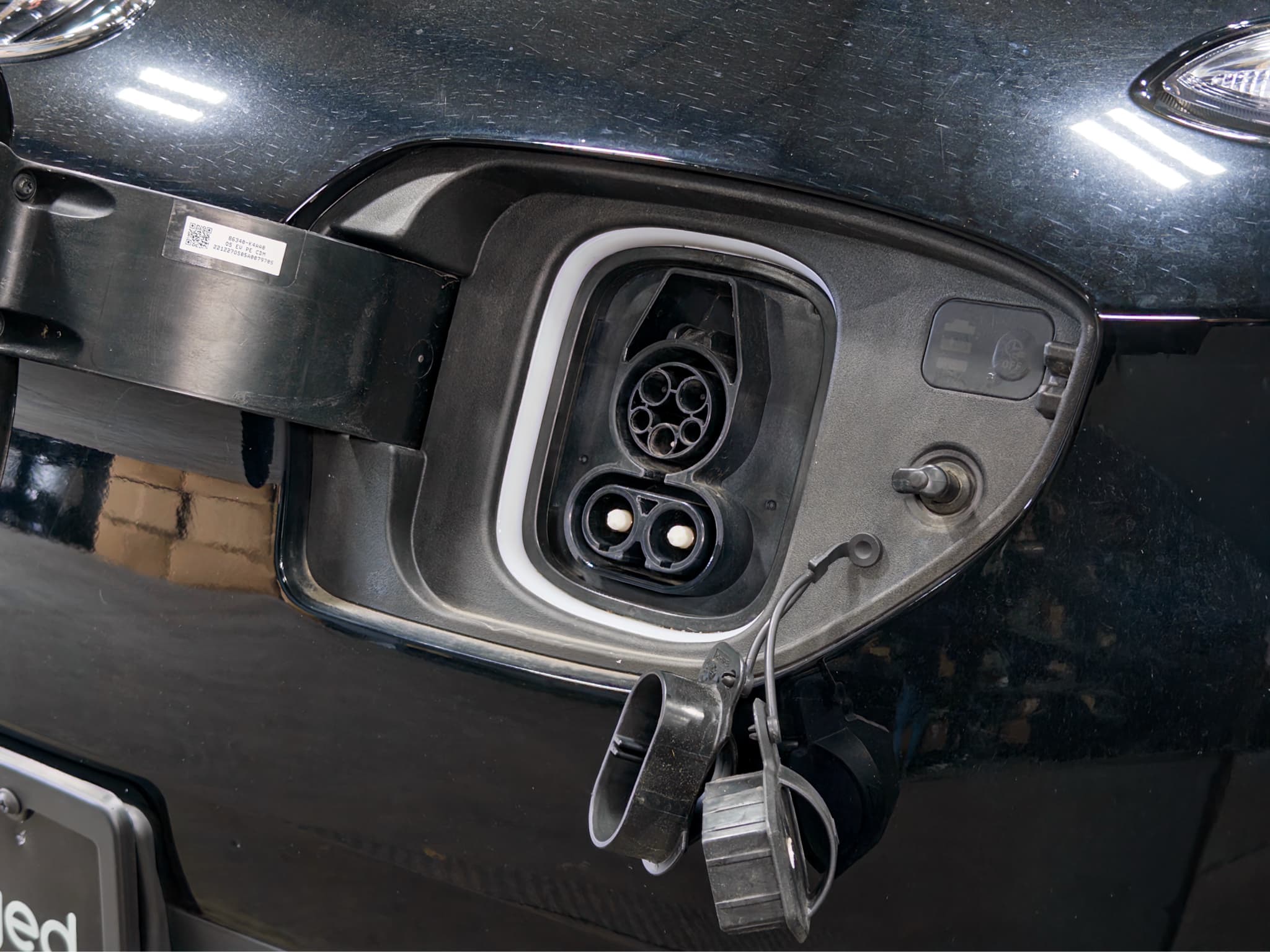 2023 Hyundai Kona EV view 5