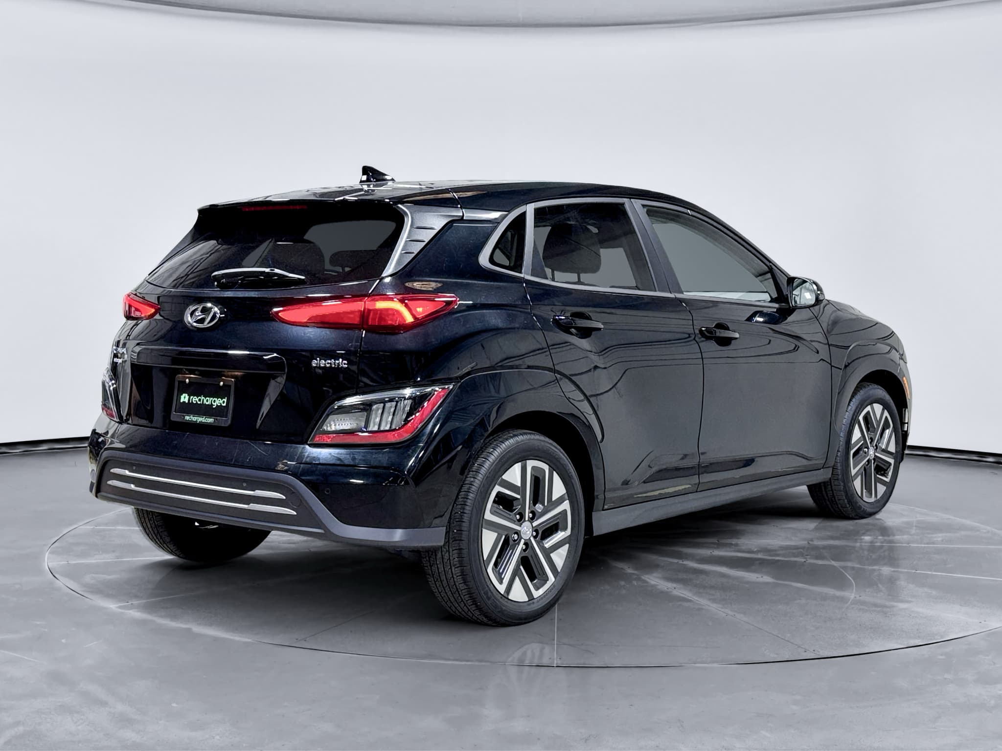 2023 Hyundai Kona EV view 3