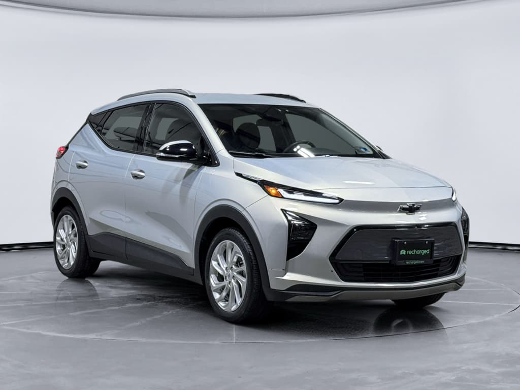 2023 Chevrolet Bolt EUV view 4