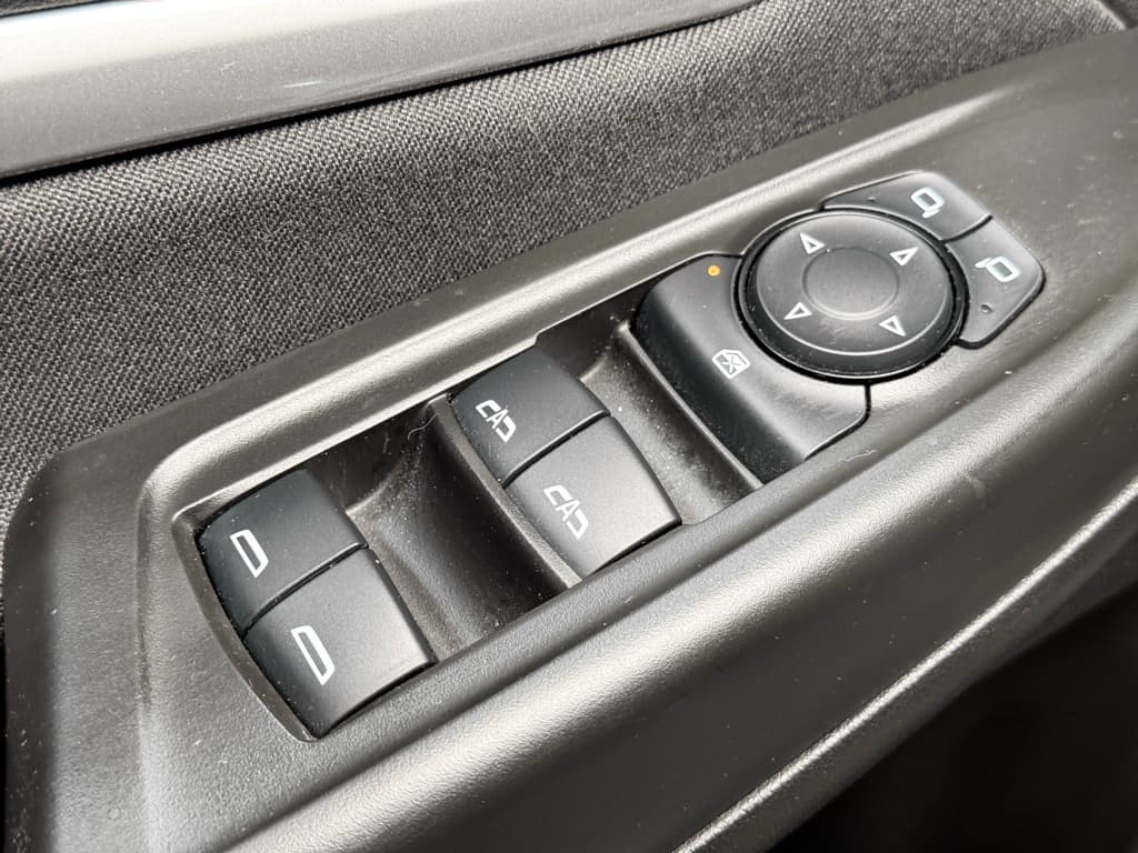 2023 Chevrolet Bolt EUV view 7