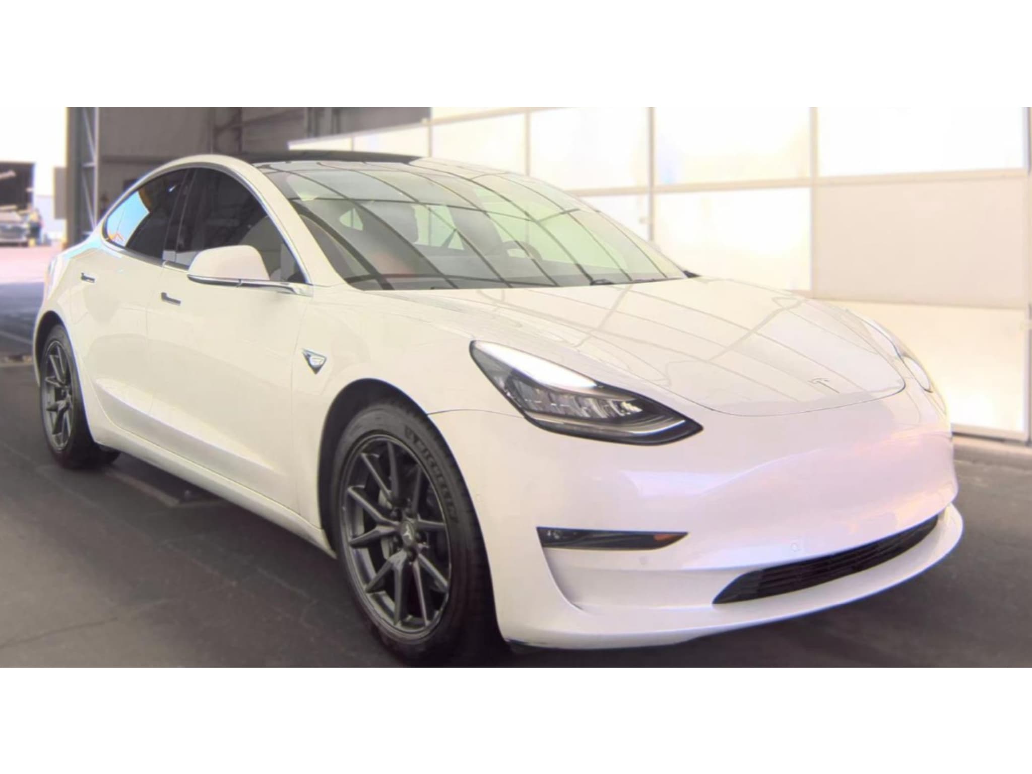 2018 Tesla Model 3 view 4