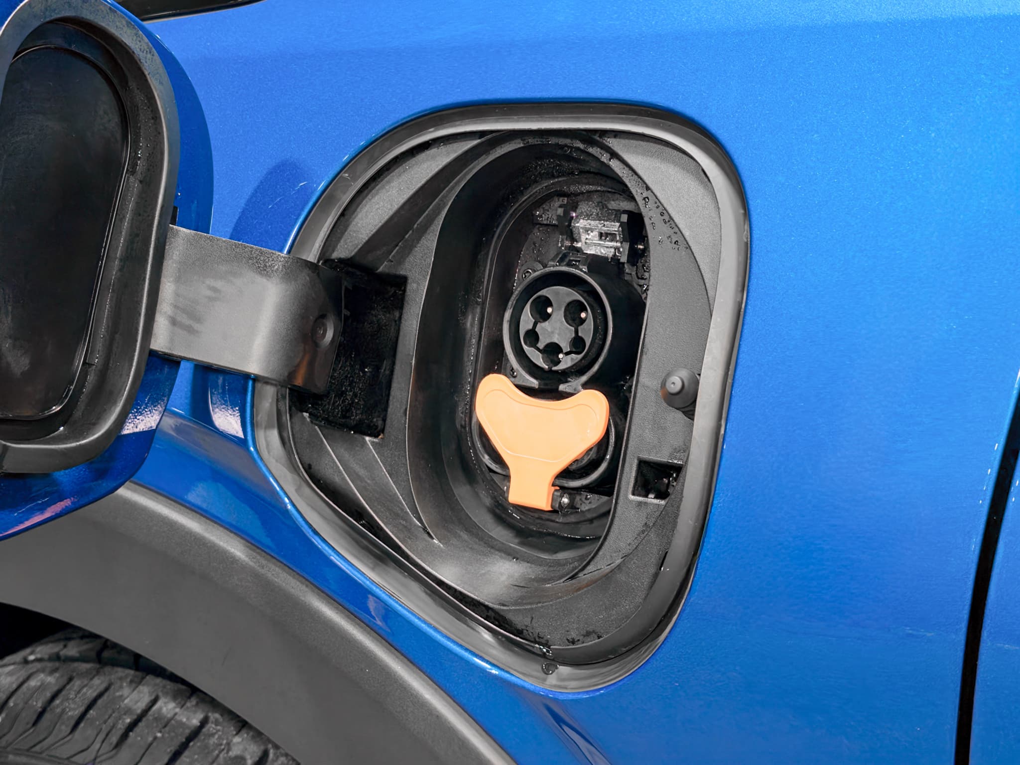 2023 Chevrolet Bolt EUV view 5