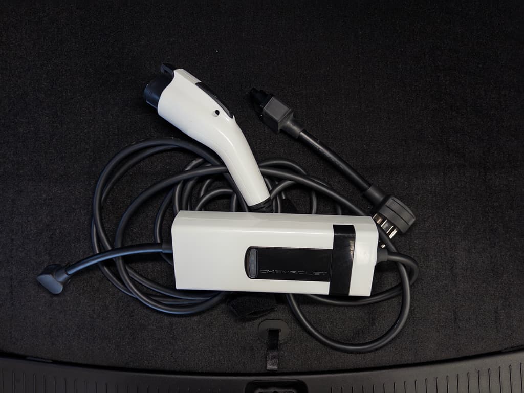 2023 Chevrolet Bolt EUV view 6