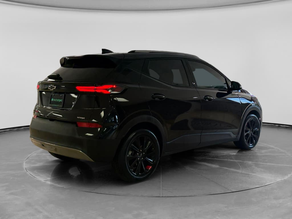 2023 Chevrolet Bolt EUV view 3