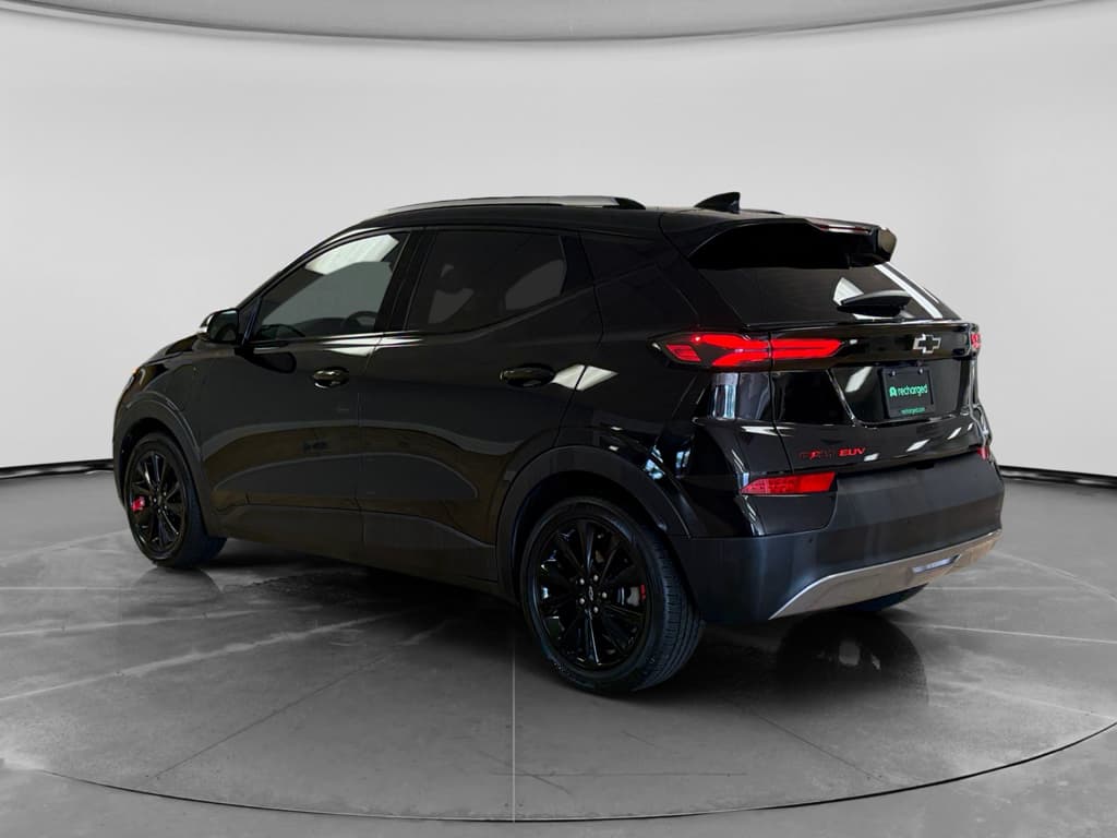 2023 Chevrolet Bolt EUV view 2