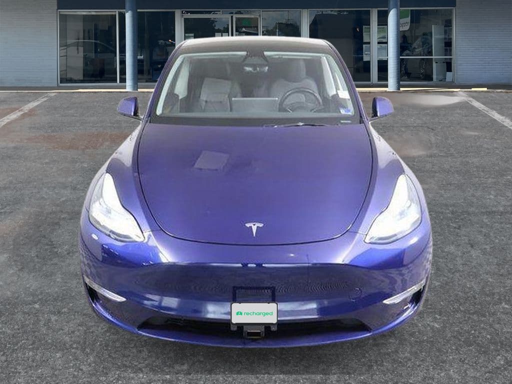 2024 Tesla Model Y view 6