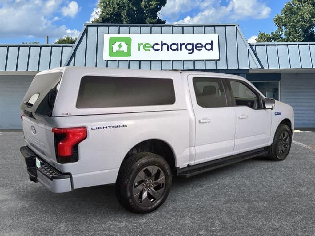 2025 Ford F-150 Lightning view 4