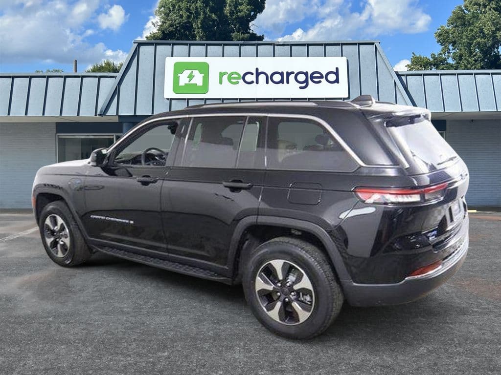 2023 Jeep Grand Cherokee 4xe view 2