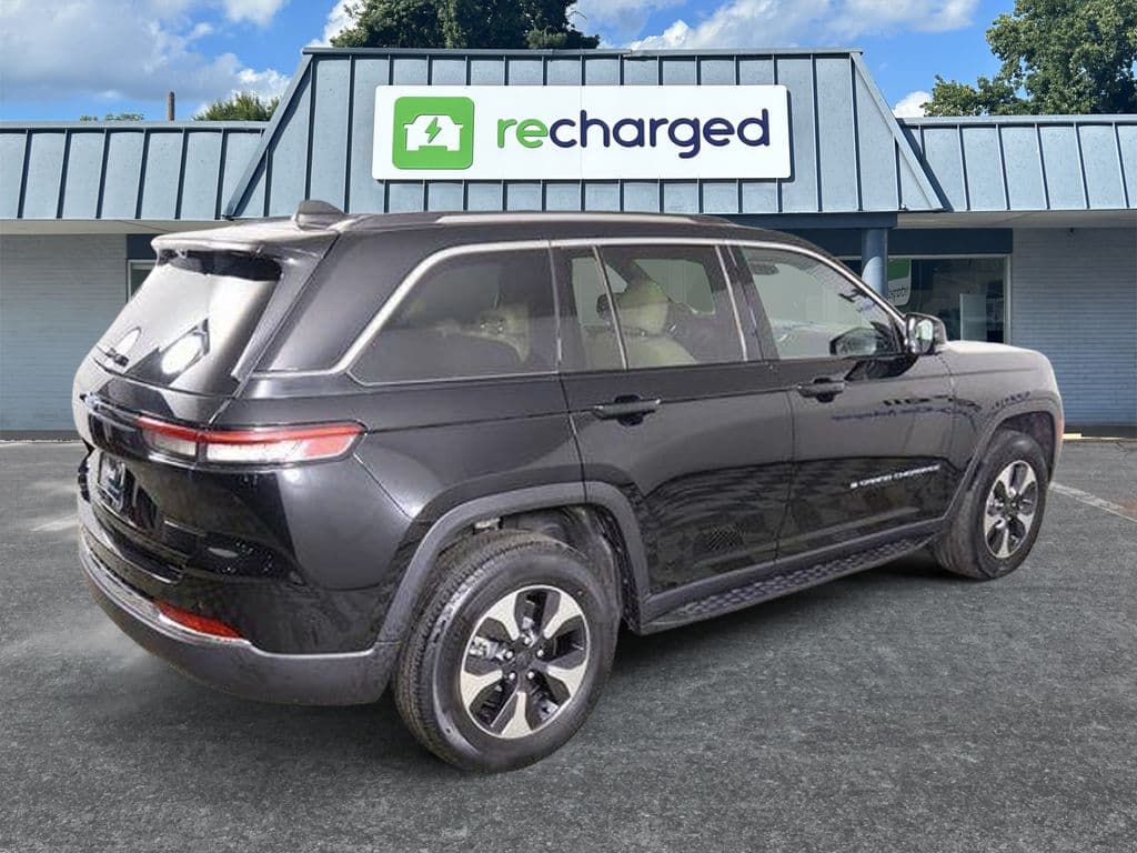 2023 Jeep Grand Cherokee 4xe view 4