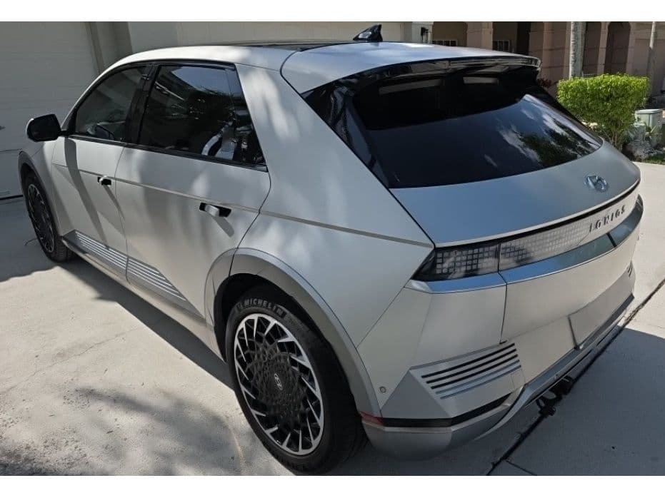 2023 Hyundai IONIQ 5 view 4