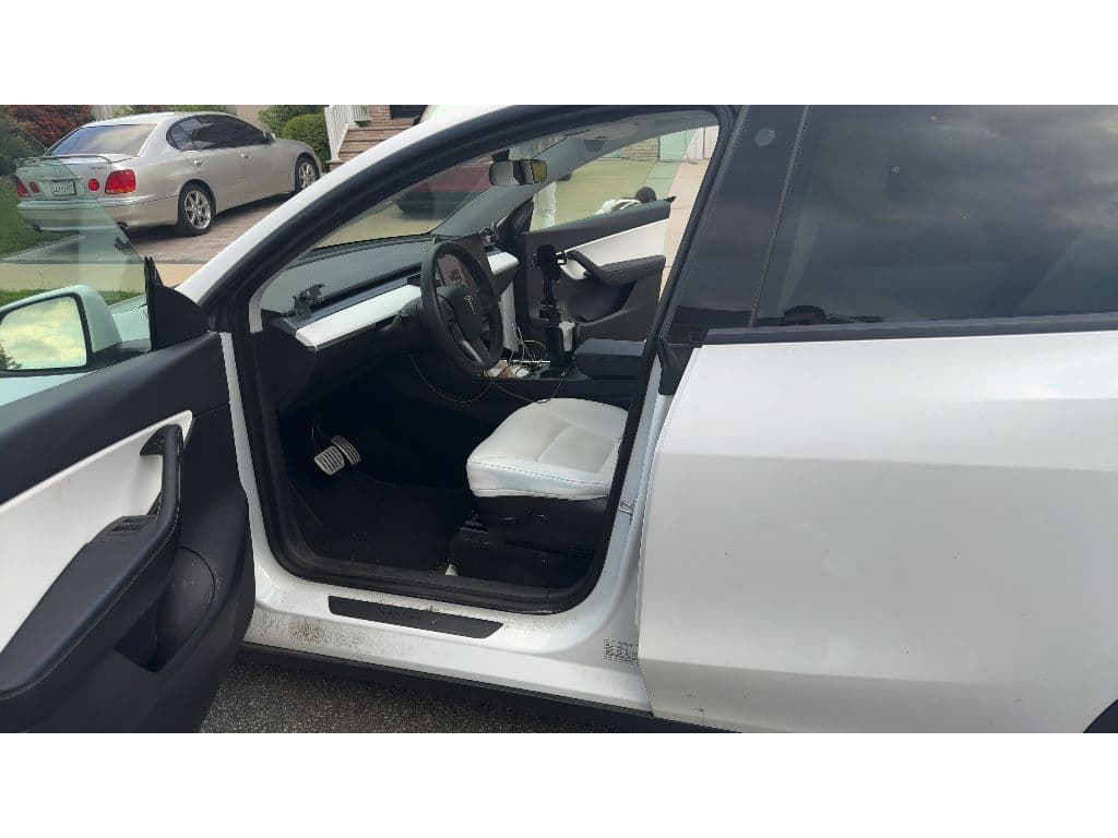 2021 Tesla Model Y view 5