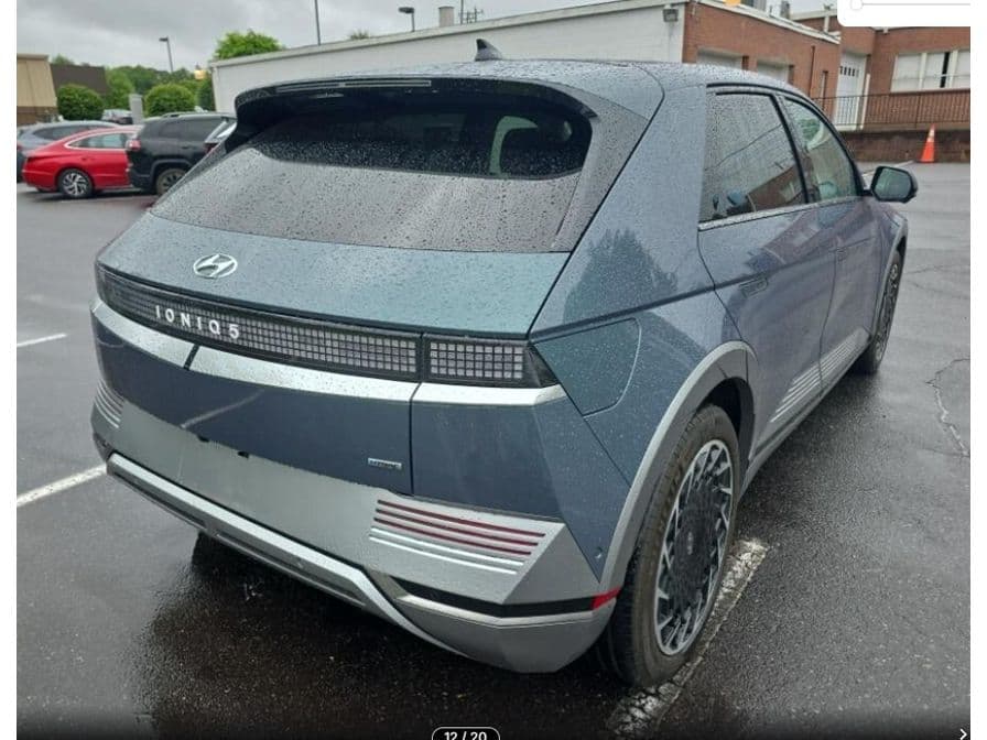 2023 Hyundai IONIQ 5 view 3