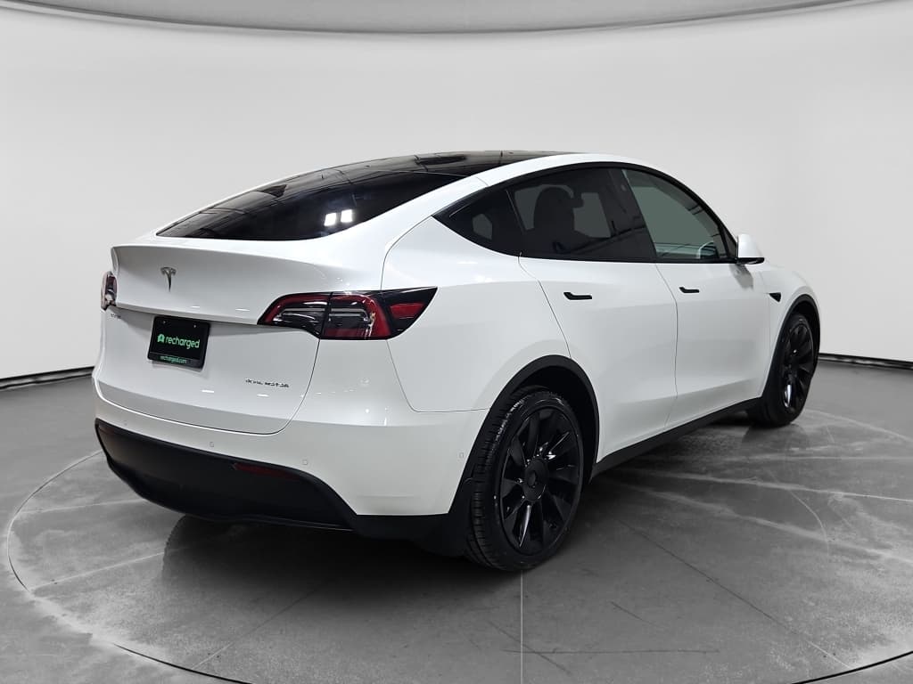 2021 Tesla Model Y view 3