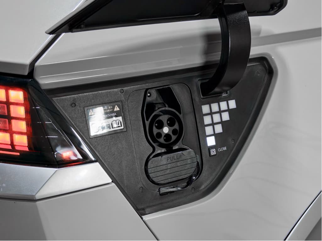 2023 Hyundai IONIQ 5 view 5