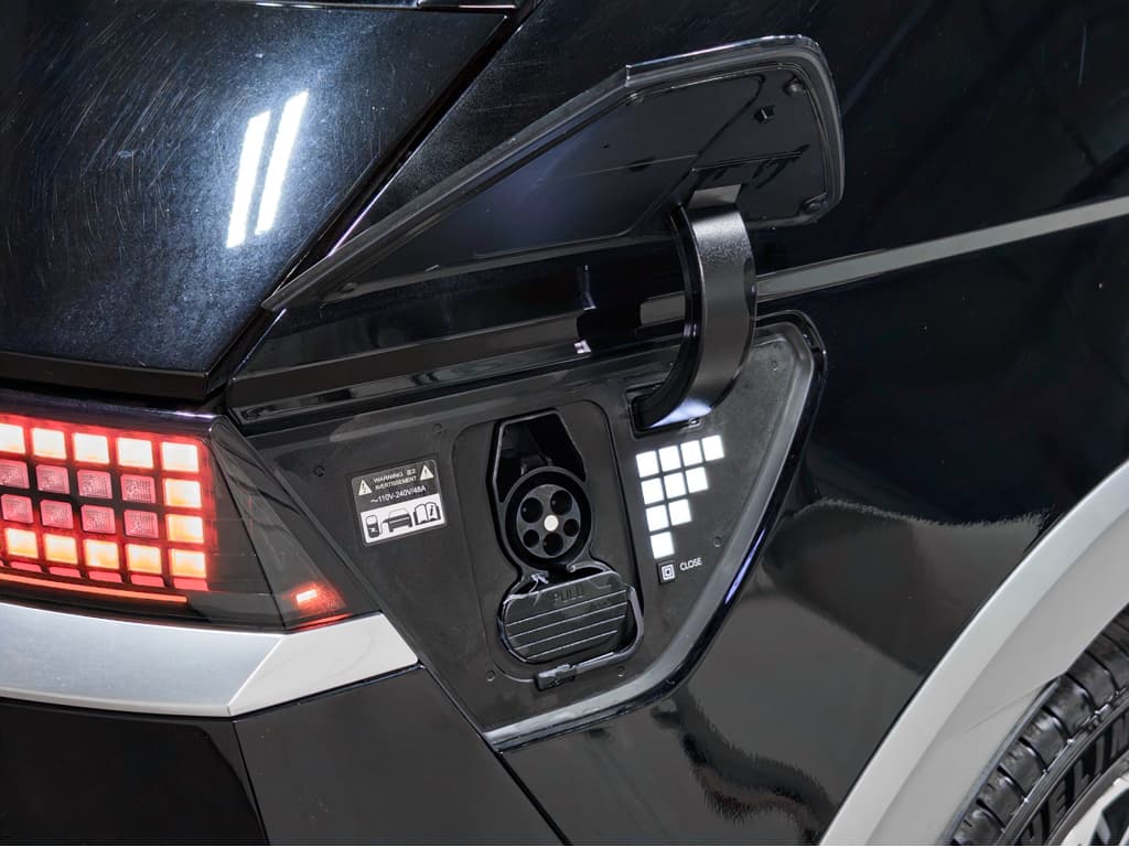 2023 Hyundai IONIQ 5 view 5