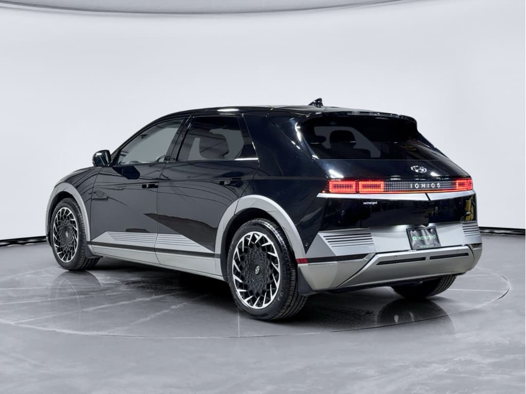 2023 Hyundai IONIQ 5 view 2