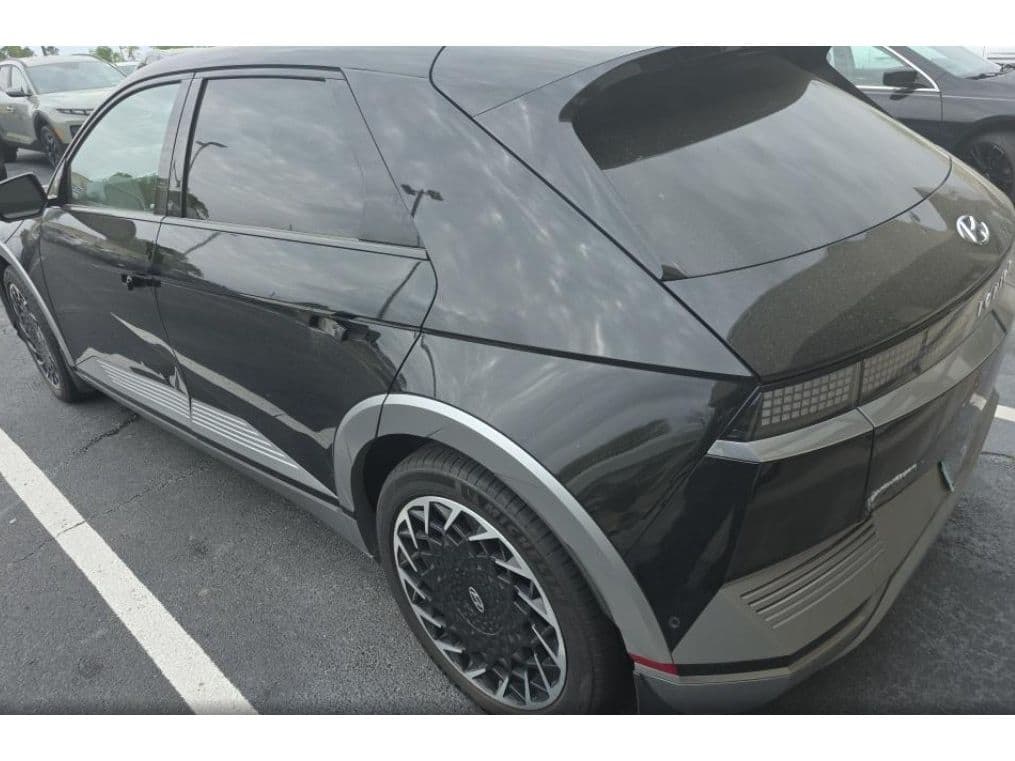 2023 Hyundai IONIQ 5 view 2