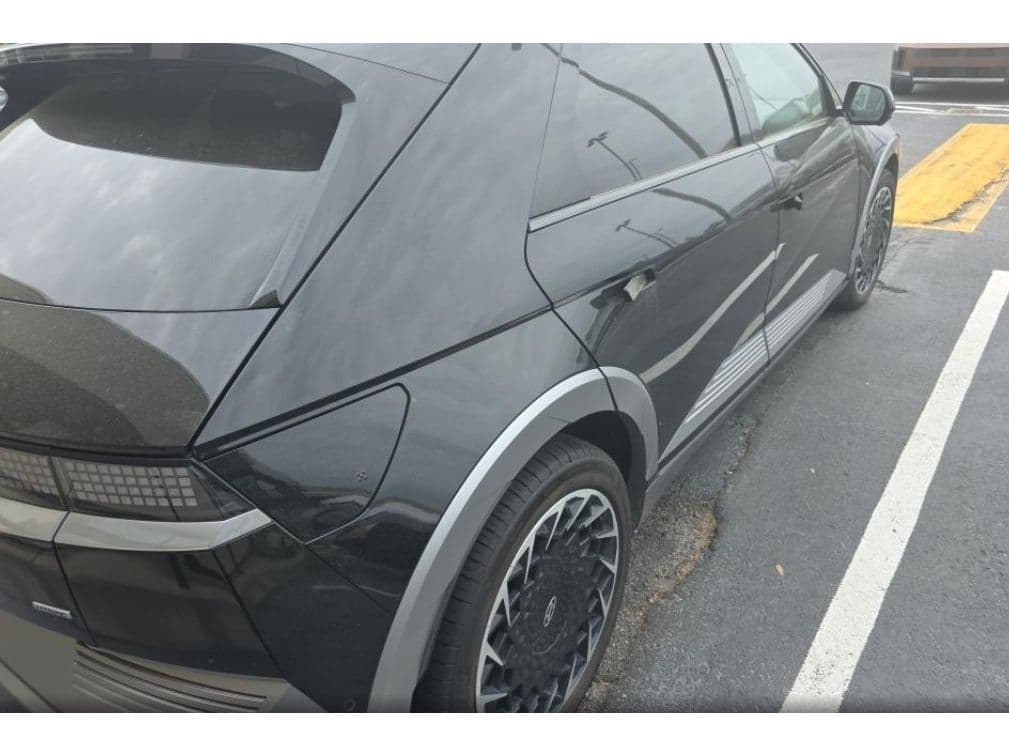 2023 Hyundai IONIQ 5 view 3