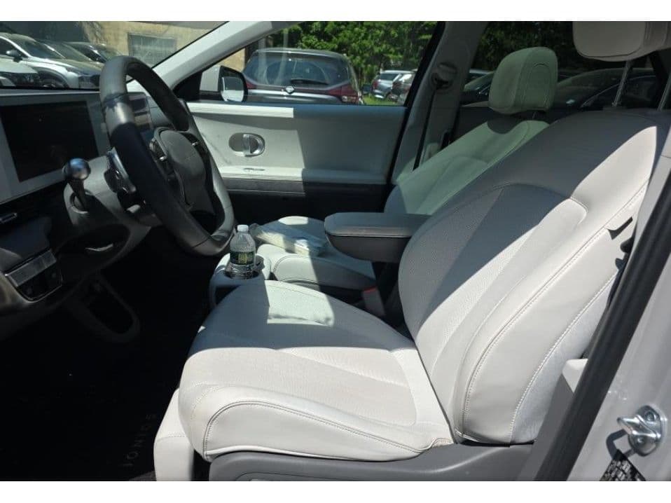 2023 Hyundai IONIQ 5 view 5