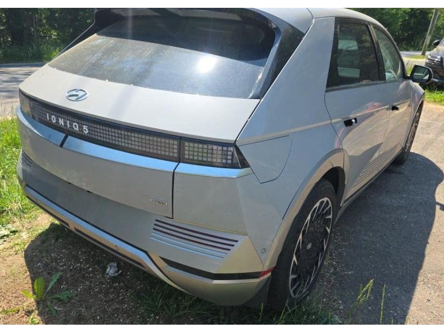 2023 Hyundai IONIQ 5 view 3