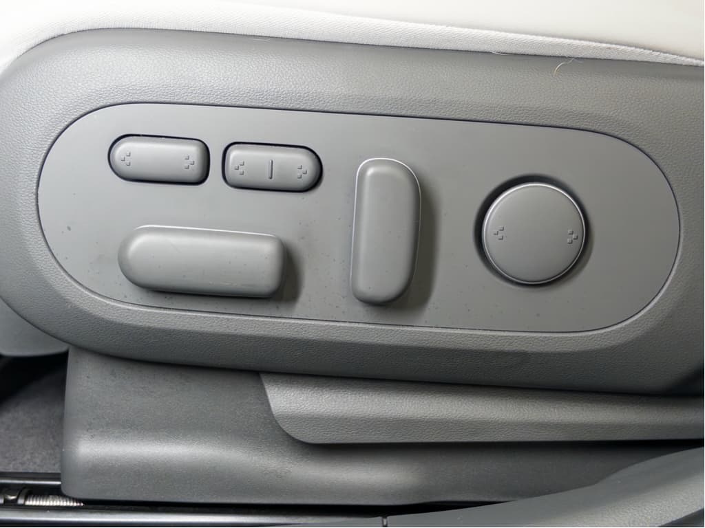 2023 Hyundai IONIQ 5 view 7