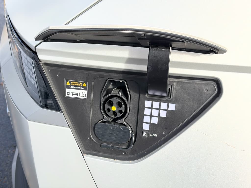 2023 Hyundai IONIQ 5 view 5