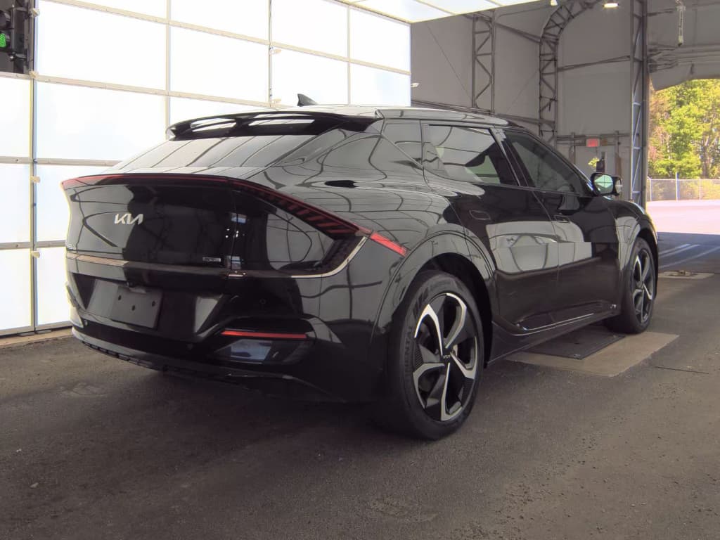 2024 Kia EV6 view 3