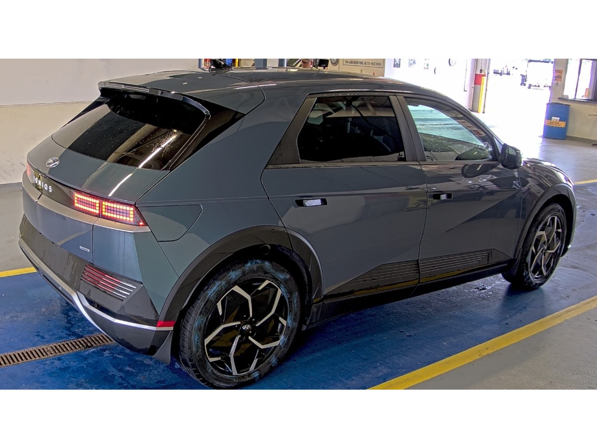 2023 Hyundai IONIQ 5 view 3