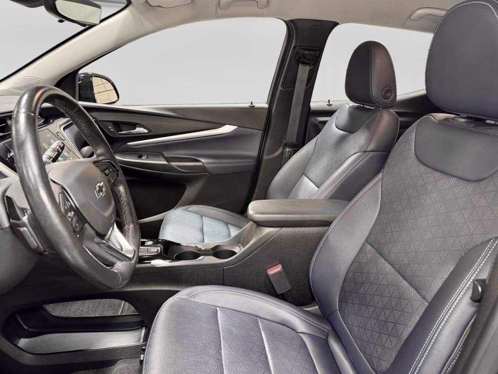 2023 Chevrolet Bolt EUV view 17
