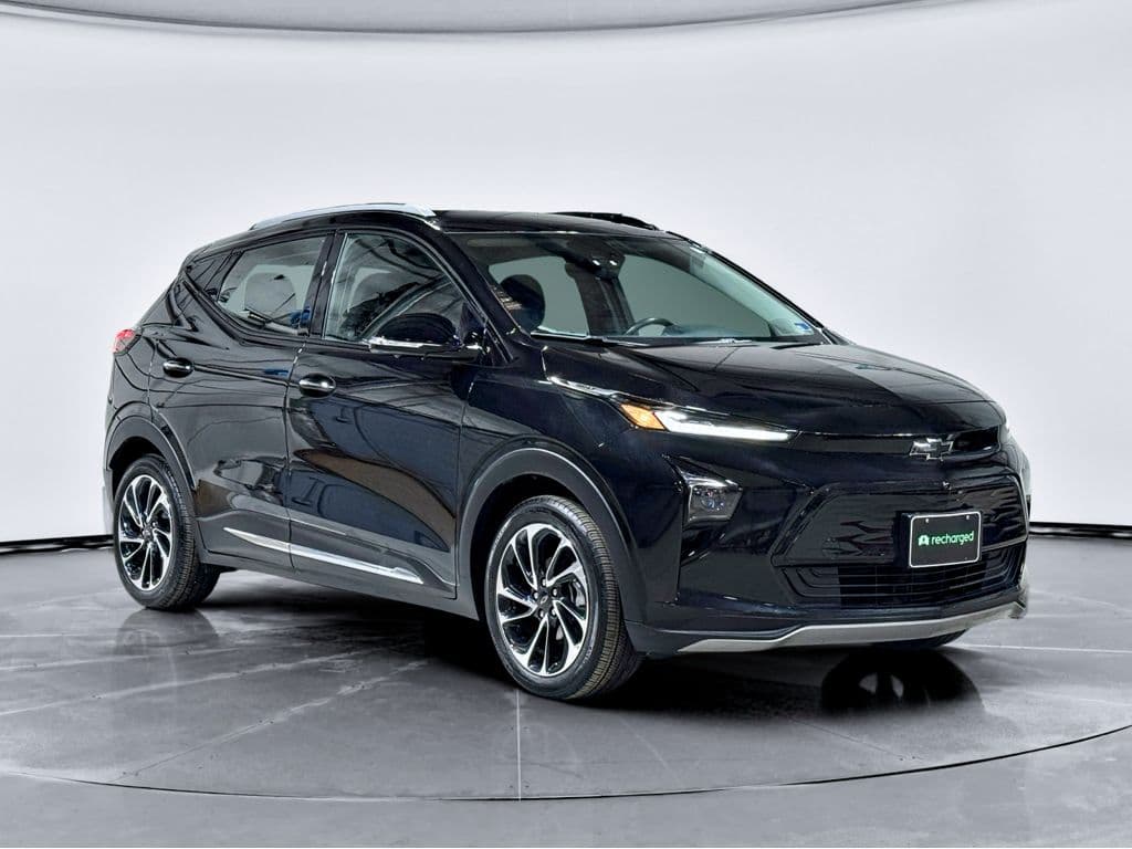 2023 Chevrolet Bolt EUV view 4